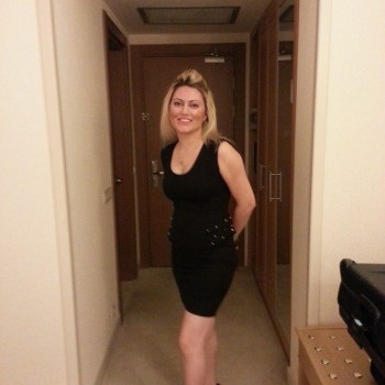 Celice - Escort bi à Laval Profil de Celice, 22 ans, Escort bi à Laval (Québec)